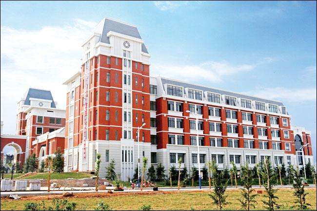 ɽ��ʡ�ߵ�ѧУ�������ж�̬�����ص�ʵ����